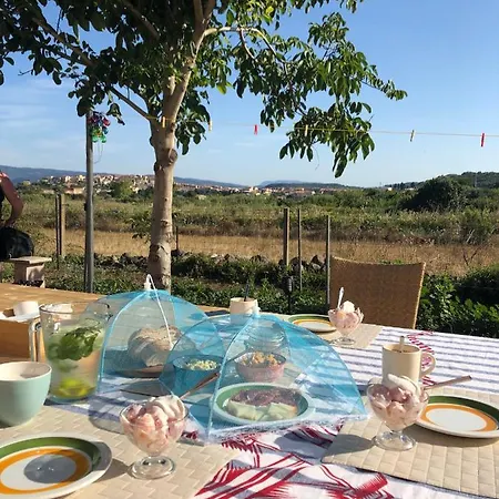 ベッド・アンド・ブレックファスト Anima Sarda Bed&wine Tresnuraghes
