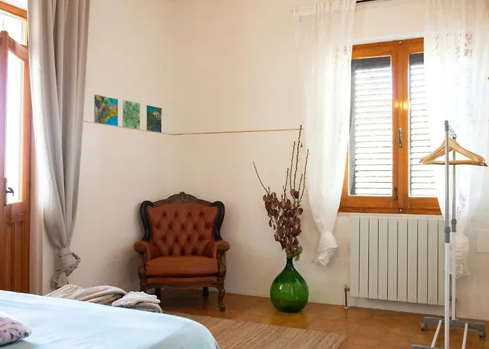 Anima Sarda Bed & Wine 住宿加早餐酒店 特雷斯努拉吉斯